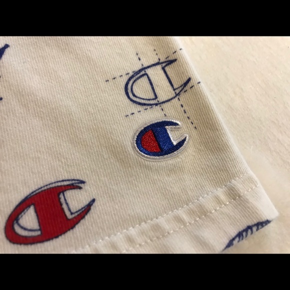 Champion Logo Crop Top - Picture 4 of 5
